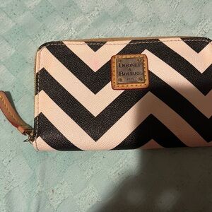 Dooney & Bourke Chevron Wallet